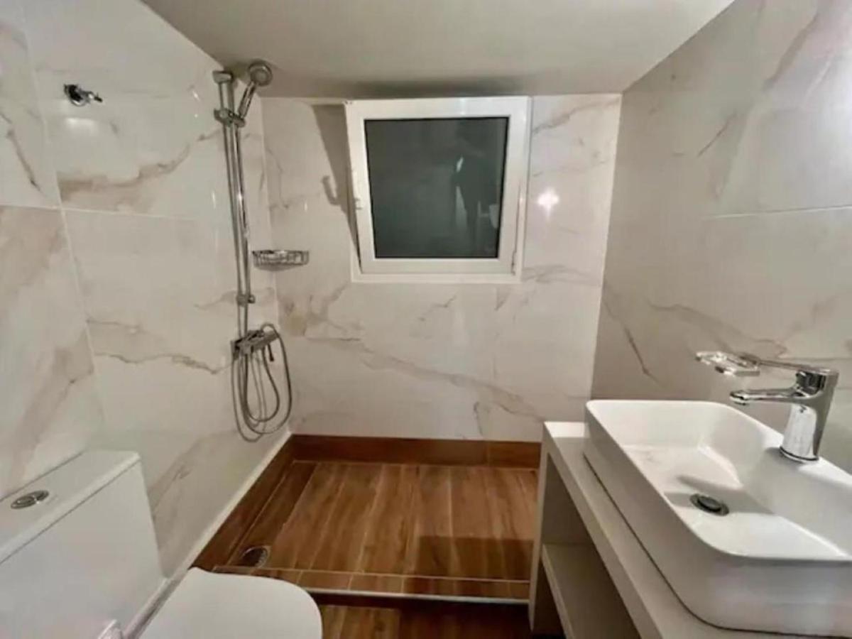 Flisvos Marina Refurbished Apartment 아테네 외부 사진