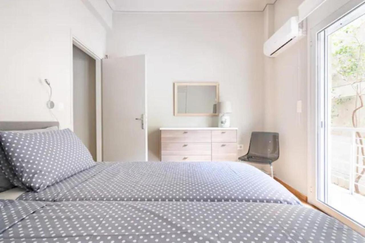 Flisvos Marina Refurbished Apartment 아테네 외부 사진