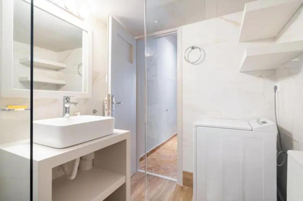 Flisvos Marina Refurbished Apartment 아테네 외부 사진